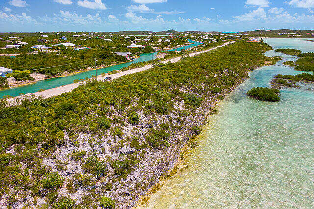 Cooper Jack Waterfront Lot - Century21 Erishar-Properties